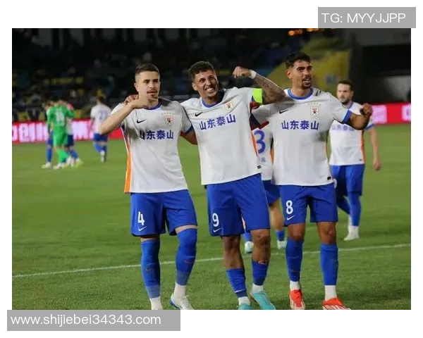 蒋圣龙精彩抢断助力球队逆转胜利展现出色防守能力 蒋圣龙精彩抢断助力球队逆转胜利展现出色防守能力