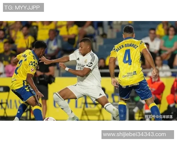 姆巴佩在关键时刻绝杀对手助法国队晋级引发全场欢呼与热议