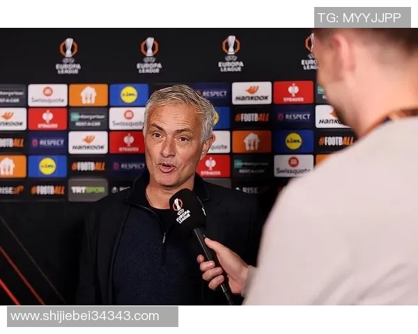 穆里尼奥赛后信口开河，称裁判下场比赛时把脑子忘在家里